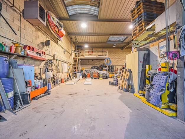 Local commercial à vendre 790 666 € 340 m² de surface de vente Juillet Zola Alfortville 94140