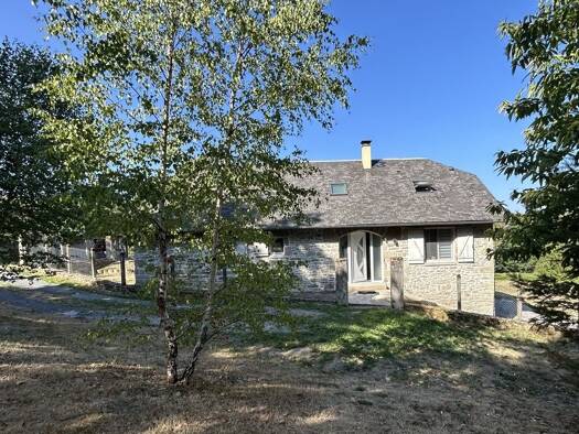 Maison à vendre 284 850 € 5 pièces 3 chambres 137 m² 4 098 m² de terrain Madranges 19470
