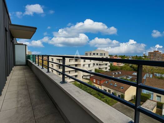 Appartement à louer 990 € 2 pièces 1 chambre 41 m² Étage 5/5 Chemin Vert-Pincevents-La Roniere Éragny 95610