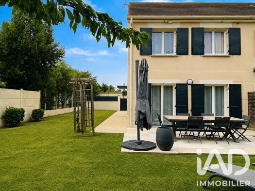 Maison à vendre 310 000 € 4 pièces 3 chambres 84,05 m² 415 m² de terrain Cités Leroy Saint-Fargeau-Ponthierry 77310