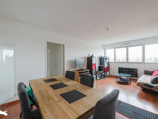 Appartement à vendre 195 000 € 3 pièces 2 chambres 63 m² Étage 4/4 Les Cordeliers Pontoise 95300