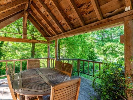 Villa à louer 2 500 € 8 pièces 6 chambres 161 m² 1 086 m² de terrain Centre Dardilly 69570