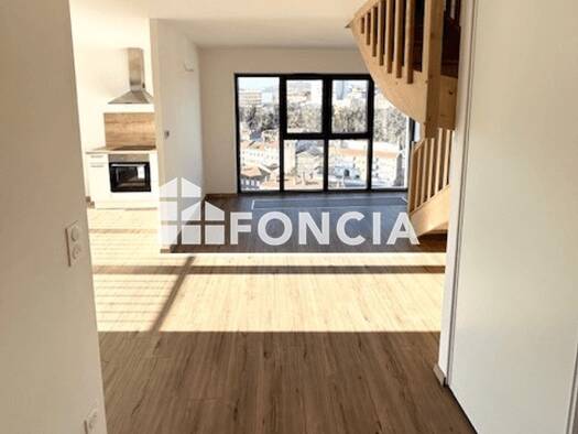 Duplex à louer 1 170 € 4 pièces 3 chambres 90,2 m² 15ème étage Châteaucreux  Saint-Étienne 42000