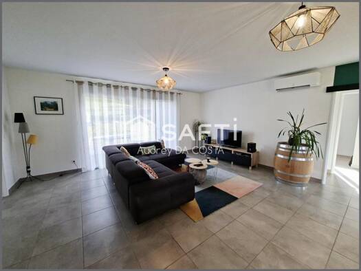 Maison de plain-pied à vendre 292 000 € 5 pièces 4 chambres 114 m² 3 320 m² de terrain Oloron-Sainte-Marie 64400