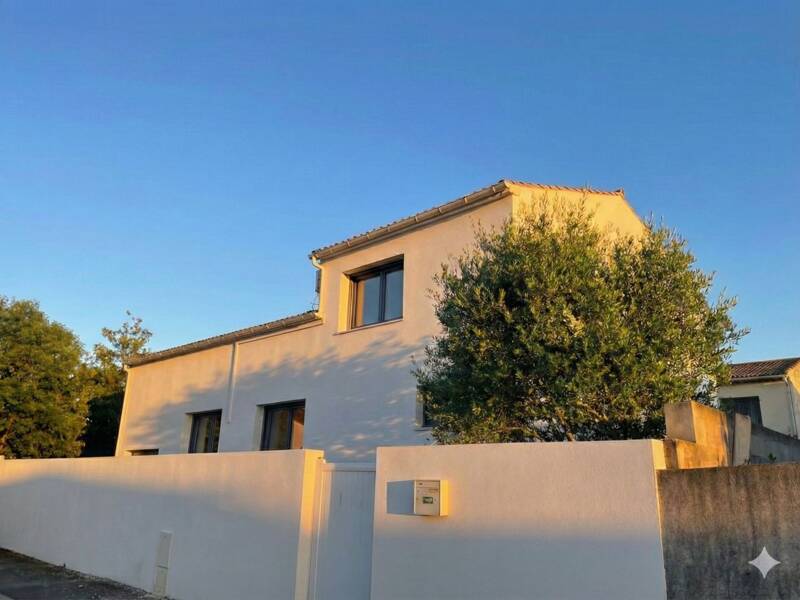 Maison à louer, 213m², LATTES