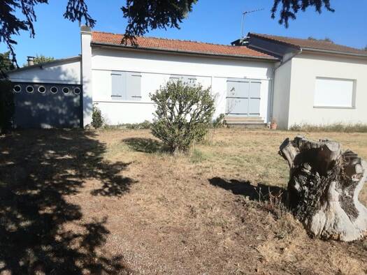 Maison de plain-pied à vendre 294 000 € 5 pièces 3 chambres 110 m² 3 239 m² de terrain Lezoux 63190