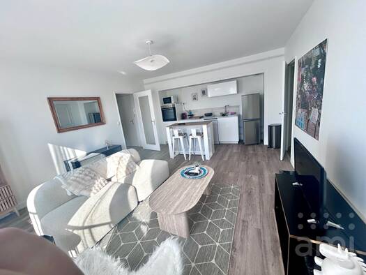 Appartement à louer 750 € 3 pièces 2 chambres 52 m² Étage 1/2 Centre Ville Niort 79000