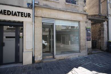 Local commercial à louer 600 € 33 m² de surface de vente Montignette Pont Sainte Maxence 60700