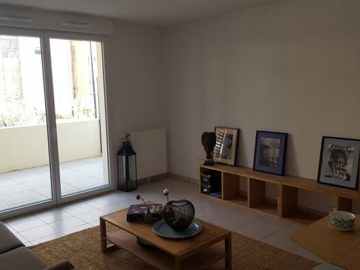 Appartement à louer 715 € 3 pièces 2 chambres 59 m² RDC/2 Roques 31120
