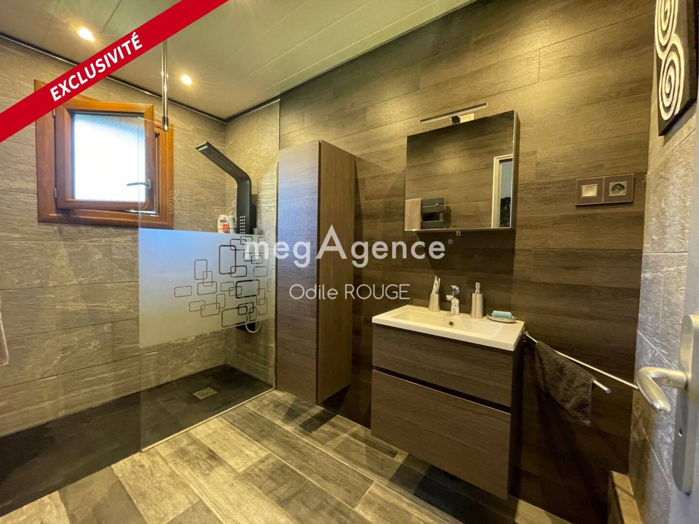 Maison à vendre, 130m², LA CHAPELLE DU MONT DU CHAT