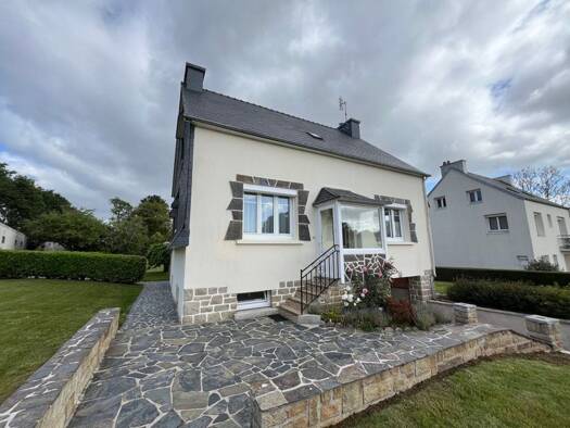 Maison à vendre 161 250 € 5 pièces 4 chambres 139 m² 1 784 m² de terrain Spézet 29540