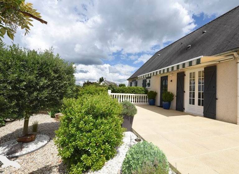 Maison de plain-pied à vendre 296 298 € 5 pièces 3<br/>chambres 120 m²<br/>superficie 1 700 m²<br/>terrain Poce sur Cisse 37530