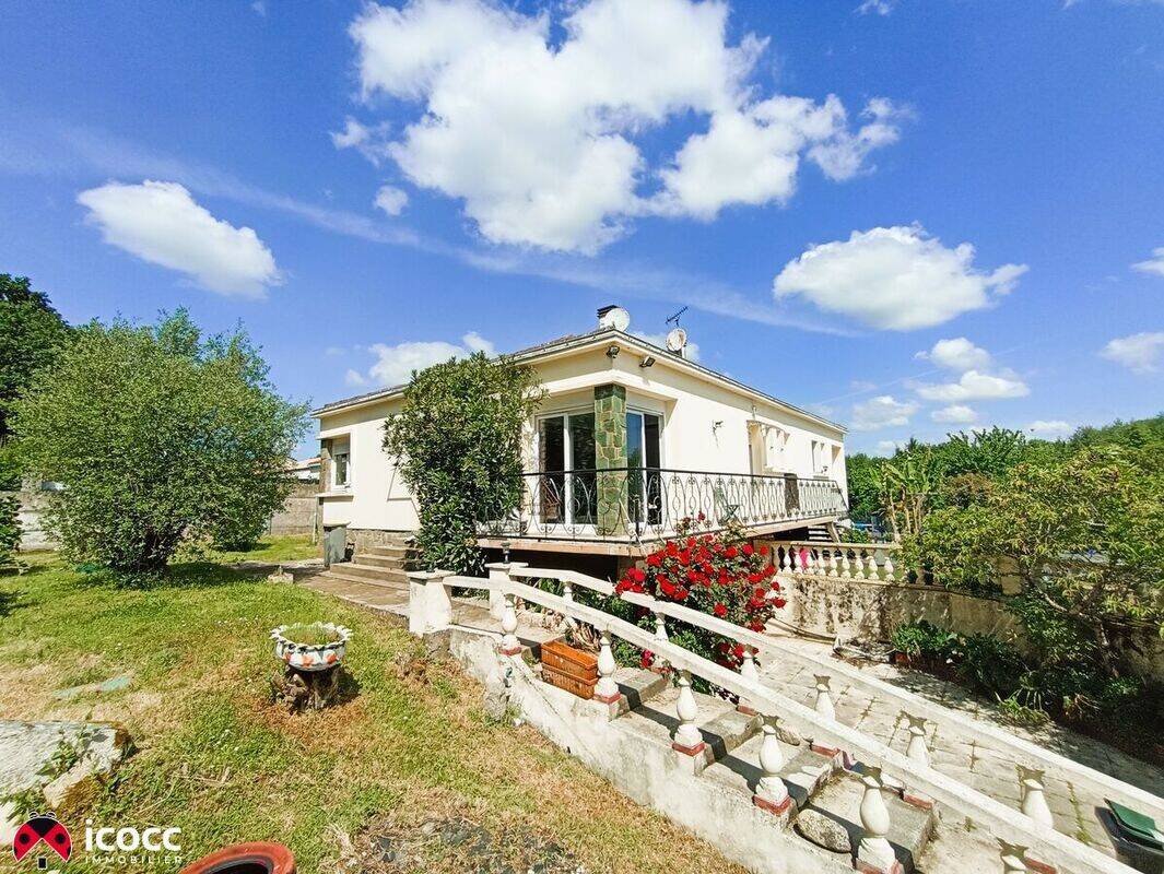 Maison à vendre, 125m², MOUTIERS LES MAUXFAITS