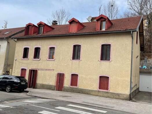 Maison à vendre 398 000 € 5 pièces 8 chambres 240 m² 350 m² de terrain Pareuses-Lavaux-Etraches Pontarlier 25300