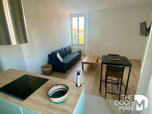 Appartement à vendre 159 000 € 2 pièces 1 chambre 42 m² Étage 2/2 Paradis-Ritorte Hyères 83400