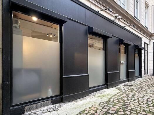 Local d'activités à vendre 126 000 € 30 m² d'espace de stockage Vieux Marché-Cathédrale Rouen 76000