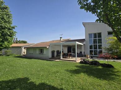 Maison à vendre 750 000 € 7 pièces 4 chambres 275 m² 2 100 m² de terrain Valence 26000