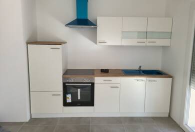 Maison de plain-pied à louer 990 € 4 pièces 3 chambres 83 m² 460 m² de terrain Cissac Medoc 33250