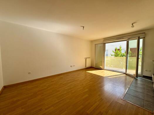 Appartement à vendre 330 000 € 3 pièces 2 chambres 61,11 m² Étage 3/3 Quatre Chemins-Diderot Pantin 93500