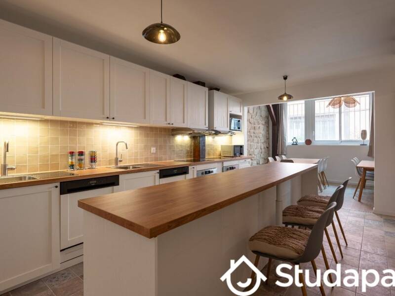 Maison à louer, 16m², PARIS 18E