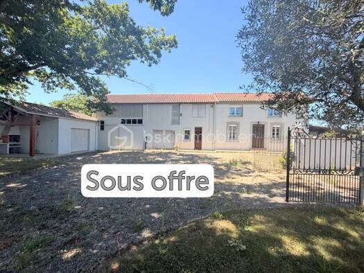 Ferme à vendre 148 000 € 8 pièces 4 chambres 127,5 m² 4 586 m² de terrain Villecomtal-sur-Arros 32730