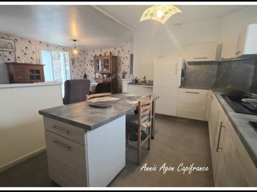 Maison de plain-pied à vendre 237 600 € 5 pièces 3 chambres 115 m² 801 m² de terrain Villecomtal-sur-Arros 32730