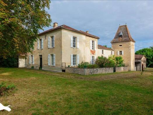 Maison de plain-pied à vendre 498 500 € 10 pièces 7 chambres 324 m² 35 500 m² de terrain Montréal 32250