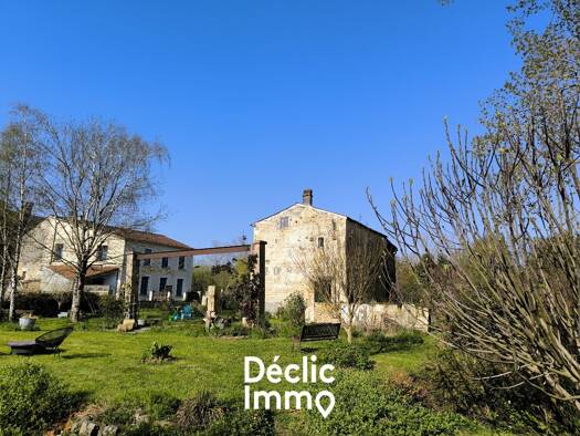 Maison à vendre 183 750 € 5 pièces 3 chambres 96 m² 1 564 m² de terrain Saint-Sigismond 85420