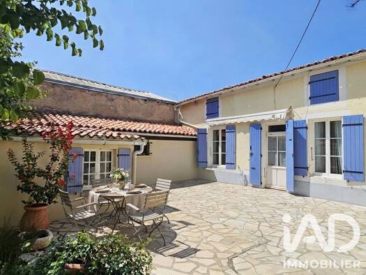 Maison à vendre 148 000 € 5 pièces 2 chambres 80 m² 316 m² de terrain Ouest Saint-Jean-d'Angély 17400