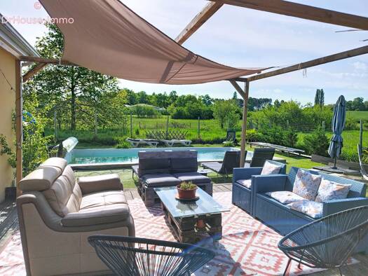 Maison de plain-pied à vendre 239 600 € 4 pièces 3 chambres 105 m² 800 m² de terrain Laruscade 33620