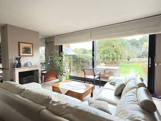 Maison à vendre 920 000 € 6 pièces 5 chambres 190 m² 538 m² de terrain Croisé Laroche-Rouges Barres Marcq-en-Barœul 59700