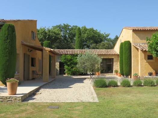 Maison à vendre 1 560 000 € 10 pièces 8 chambres 292,7 m² 7 607 m² de terrain Vaugines 84160