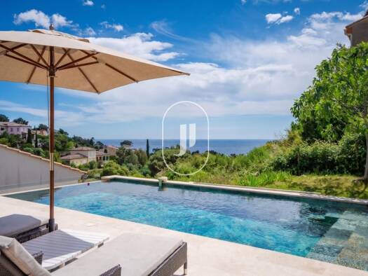 Villa à vendre 998 000 € 6 pièces 4 chambres 160 m² 982 m² de terrain Roquebrune-sur-Argens 83380