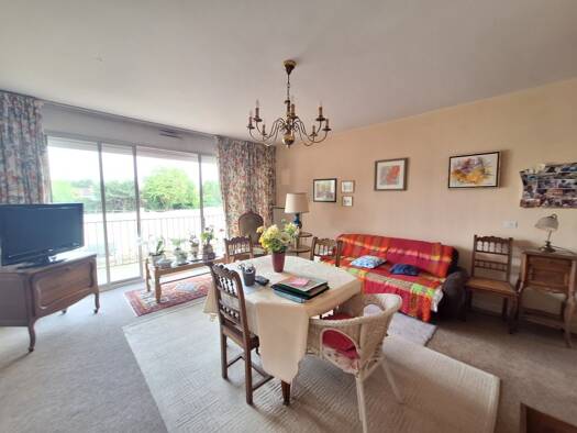 Appartement à vendre 185 000 € 3 pièces 2 chambres 74 m² Étage 1/3 Vendeville 59175