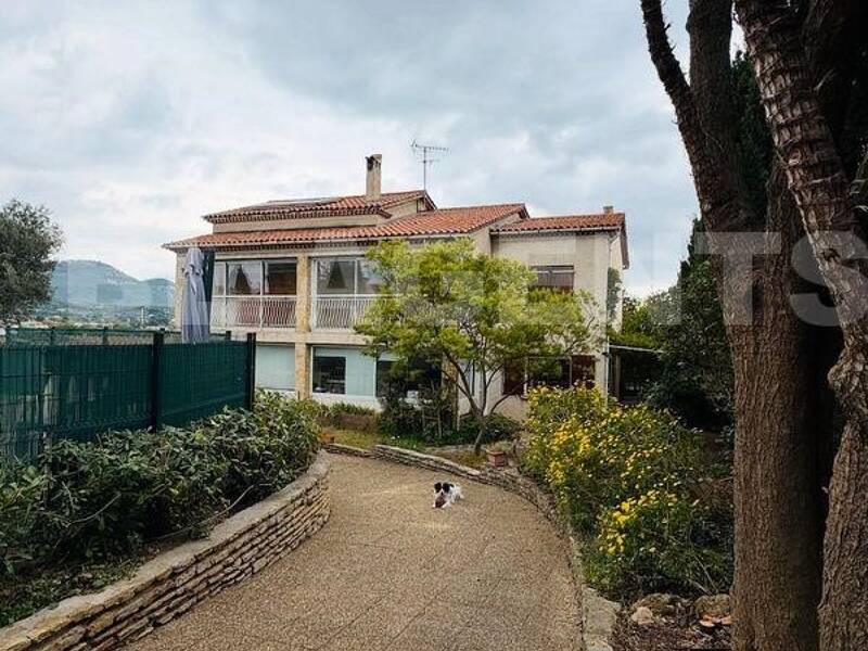 Maison à vendre, 235m², SANARY SUR MER