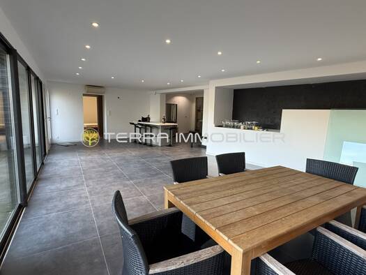 Maison à vendre 550 000 € 8 pièces 6 chambres 310 m² 5 251 m² de terrain Tavera 20163