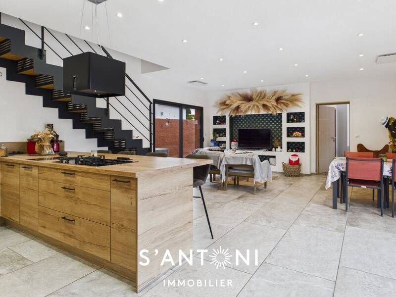 Maison à vendre, 140m², POMEROLS