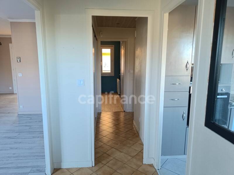 Maison à vendre, 114m², LAROCHE SAINT CYDROINE