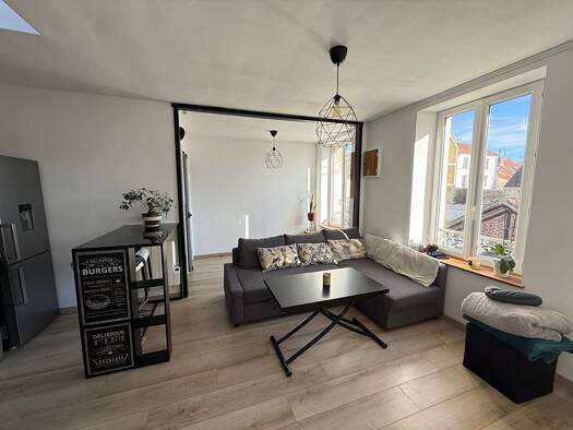 Appartement à louer 850 € 2 pièces 1 chambre 43 m² RDC Viarmes 95270