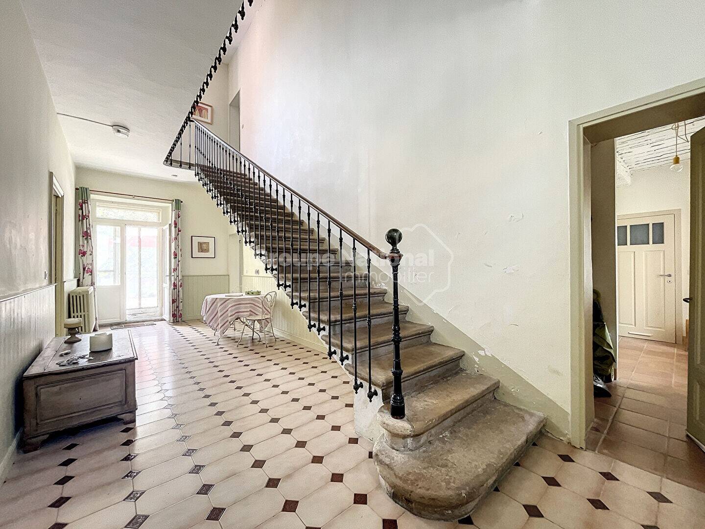 Maison à vendre, 220m², SAINTE CECILE LES VIGNES