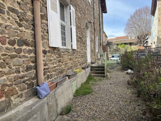 Maison à vendre 212 000 € 11 pièces 3 chambres 231 m² Issoire 63500