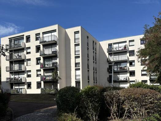 Appartement à louer 1 410 € 4 pièces 3 chambres 75,1 m² Étage 6/6 Les Clayes-sous-Bois 78340