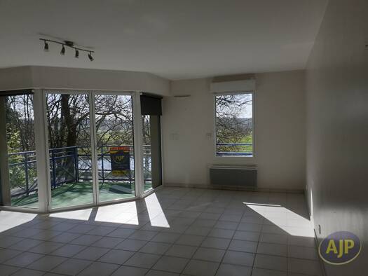 Appartement à louer 795 € 4 pièces 3 chambres 78 m² Étage 1/3 La Houssaye-Lanrua Nord Redon 35600
