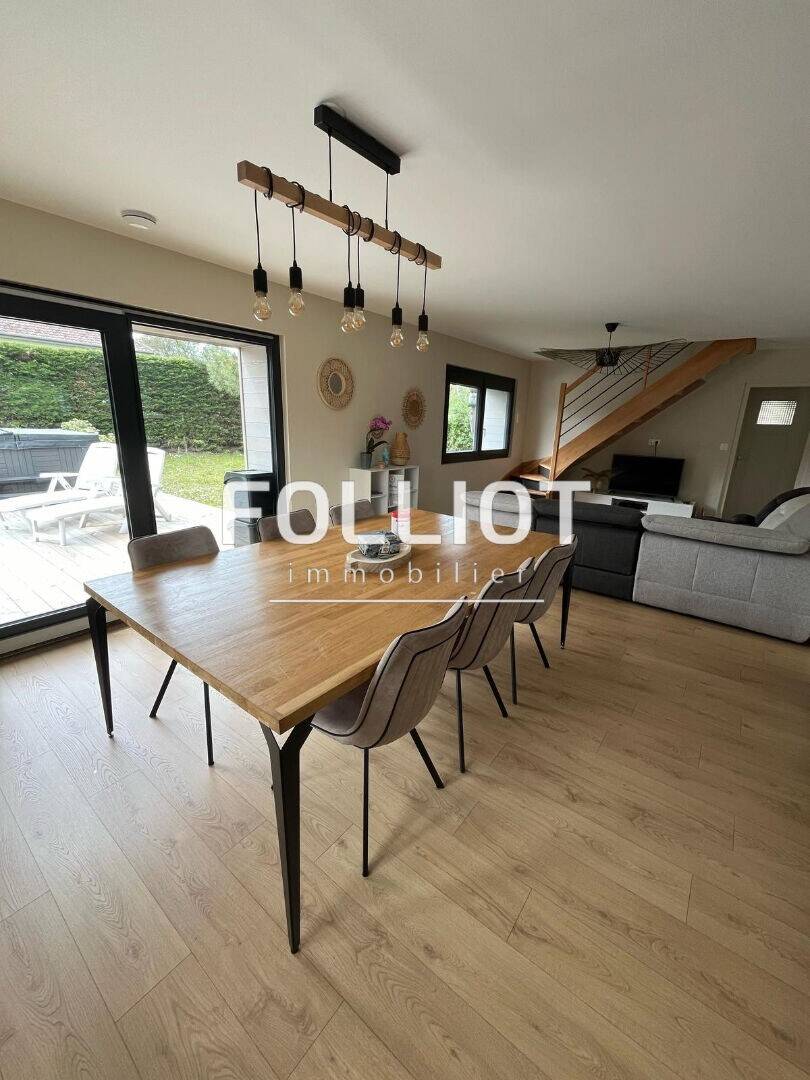 Maison à vendre, 114m², JULLOUVILLE