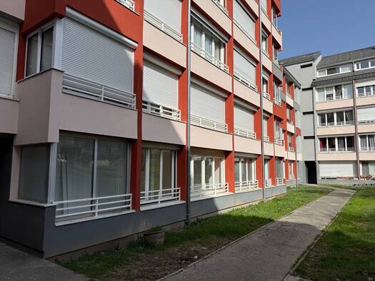 Appartement à vendre 139 000 € 1 pièce 42 m² RDC/5 Beulet-Ile de France Annemasse 74100