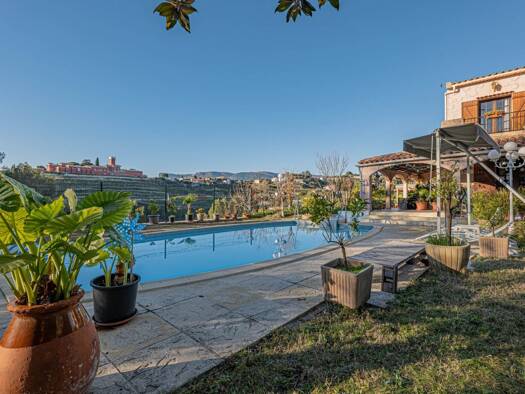 Maison à vendre 840 000 € 5 pièces 4 chambres 141,5 m² 5 360 m² de terrain Ventabrun - Bellet Nice 06200