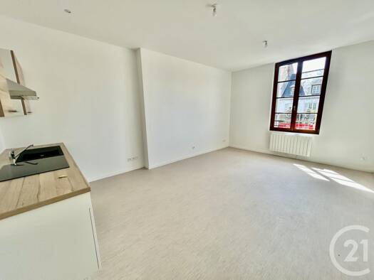 Appartement à louer 800 € 3 pièces 2 chambres 51,4 m² 1er étage Nemours 77140