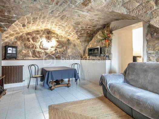 Maison à vendre 100 000 € 7 pièces 4 chambres 105 m² Burzet 07450