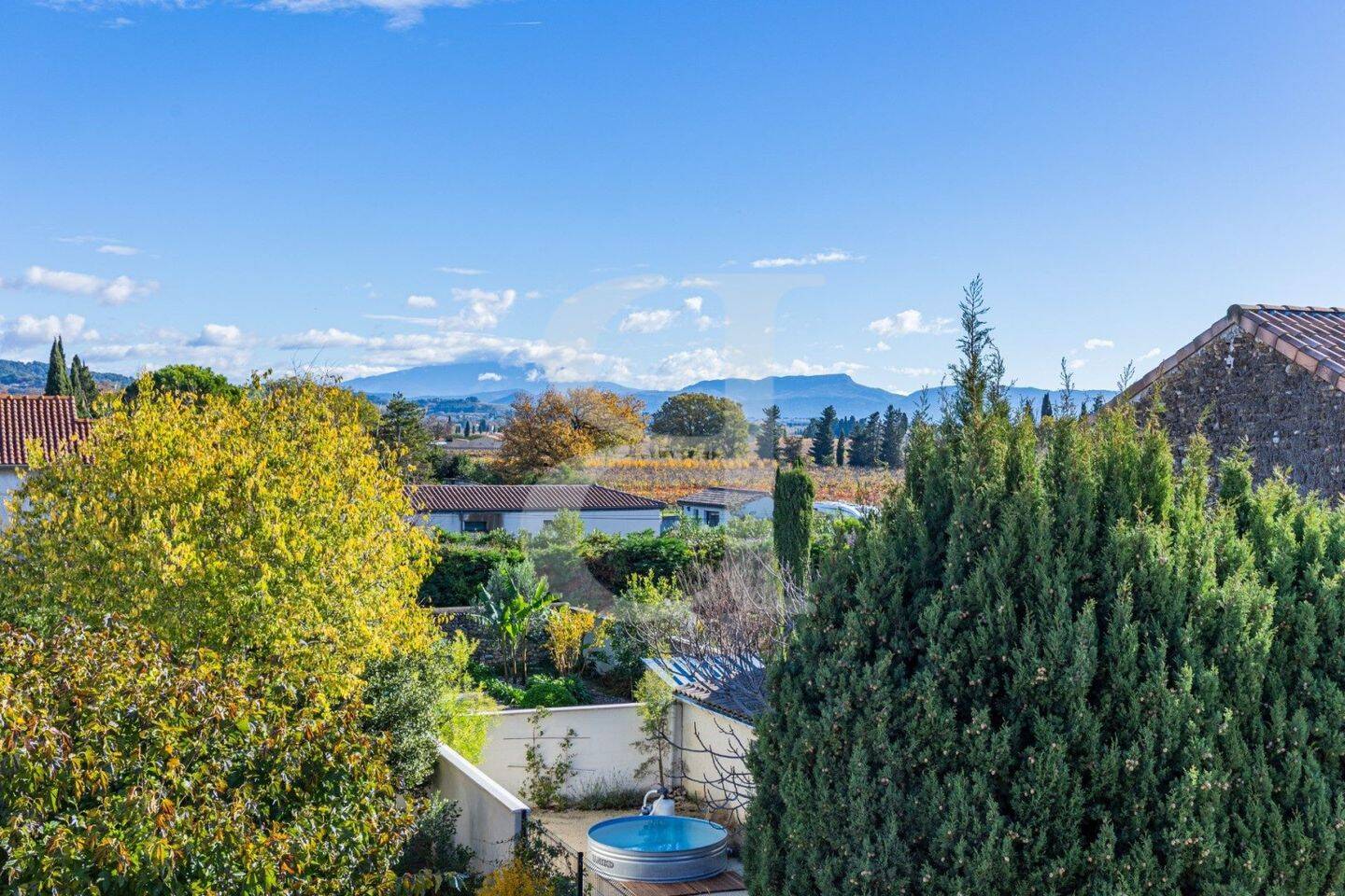 Maison à vendre, 207m², SAINTE CECILE LES VIGNES
