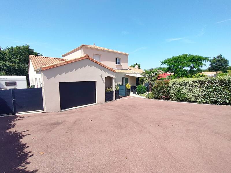 Maison à vendre, 247m², LA ROCHE SUR YON